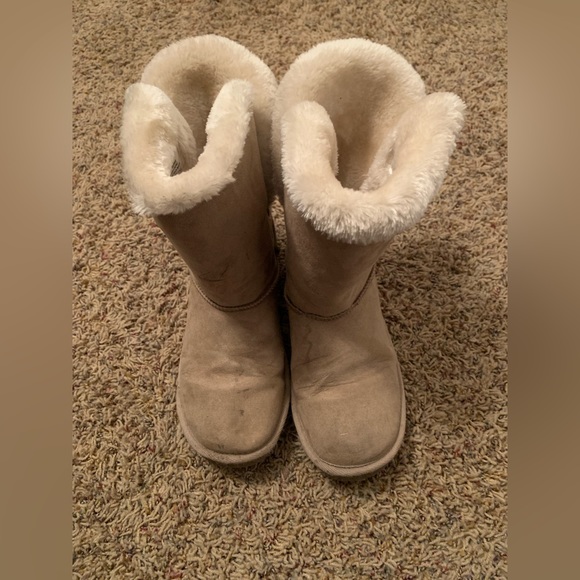 Boots - Picture 2 of 3